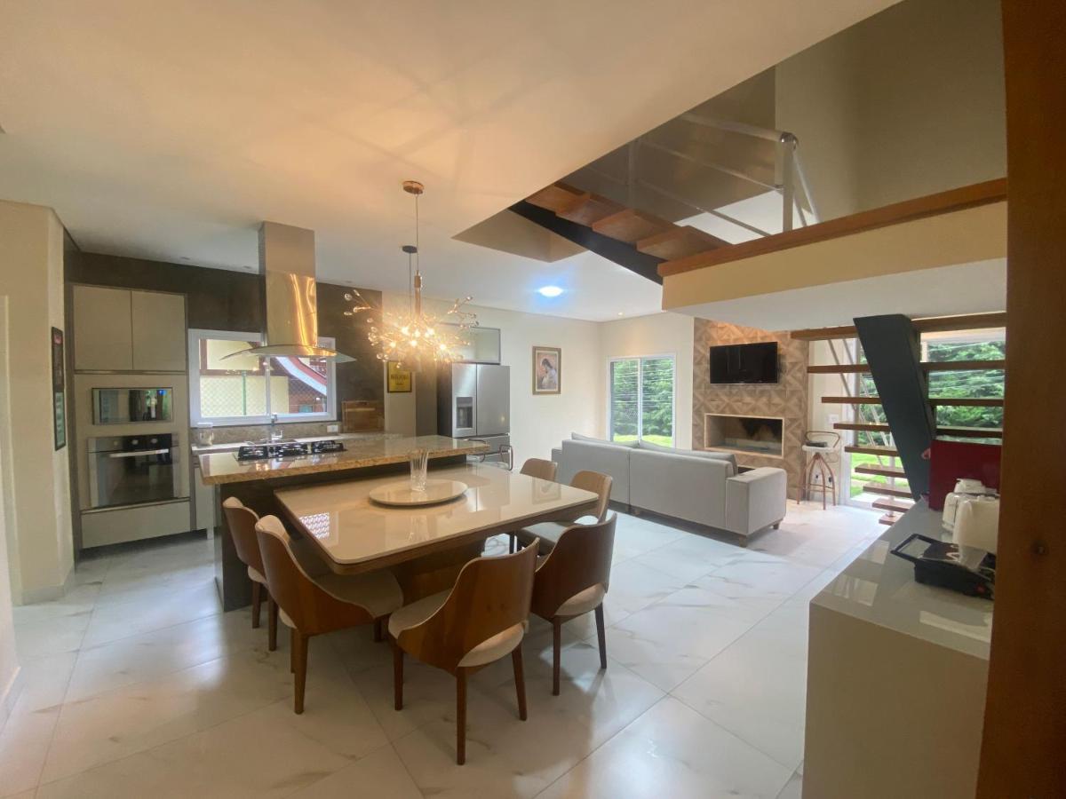 Hostyn Casa Manancial -4 Suites E Natureza Proxima Ao Capivari Кампус-ду-Жордау Экстерьер фото