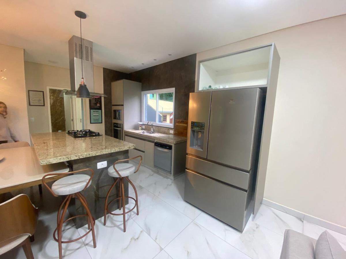 Hostyn Casa Manancial -4 Suites E Natureza Proxima Ao Capivari Кампус-ду-Жордау Экстерьер фото