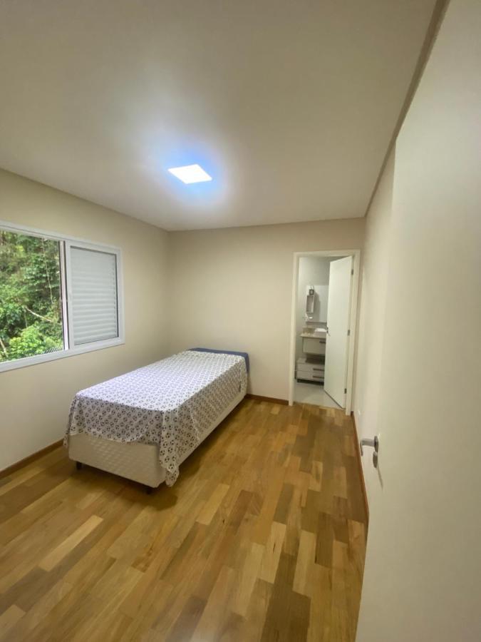 Hostyn Casa Manancial -4 Suites E Natureza Proxima Ao Capivari Кампус-ду-Жордау Экстерьер фото